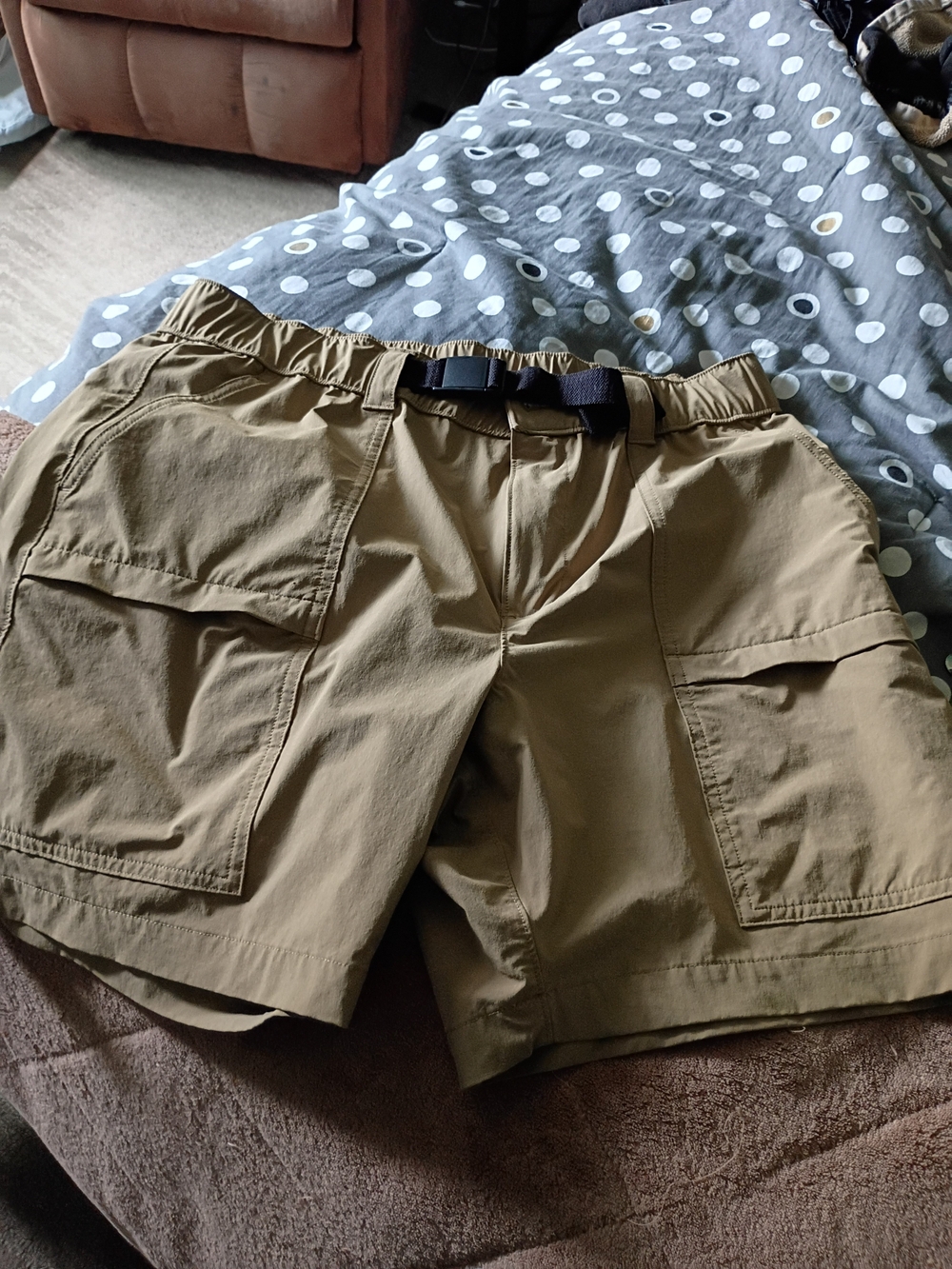 Men's Cargo Shorts with Utility Pockets - Tan - Picture 8 of 8